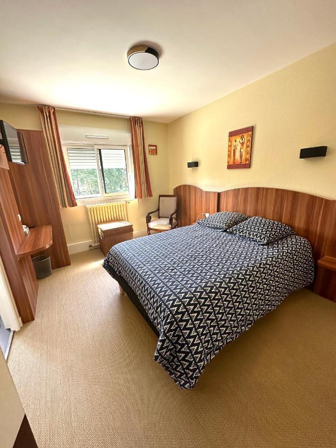 Hotel Roc Land Les Portes du Coglais Eksteriør bilde