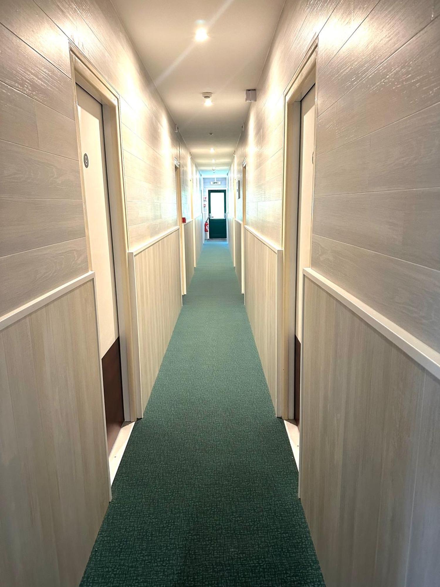 Hotel Roc Land Les Portes du Coglais Eksteriør bilde
